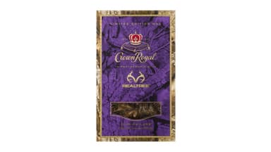 Crown Royal Fine De Luxe Blended Canadian Whiskey