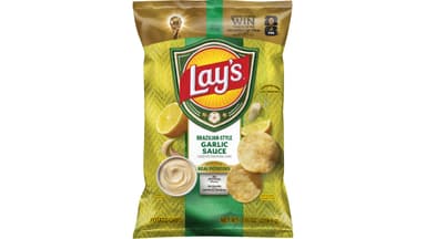Lay's Brazilian Style Garlic Sauce Potato Chips