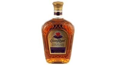 Crown Royal Fine De Luxe Blended Canadian Whisky